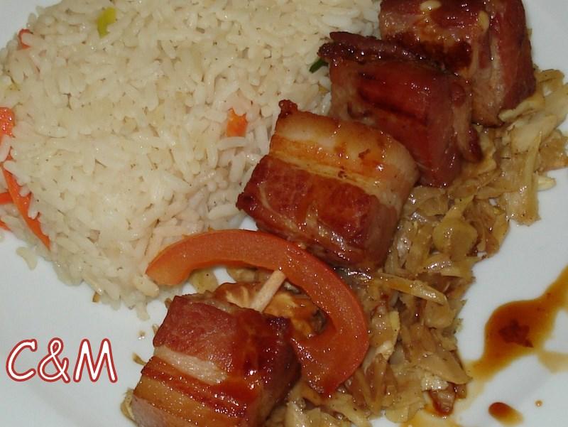 Brochette de poitrine de porc, miel soja Brochette de poitrine de porc, miel soja