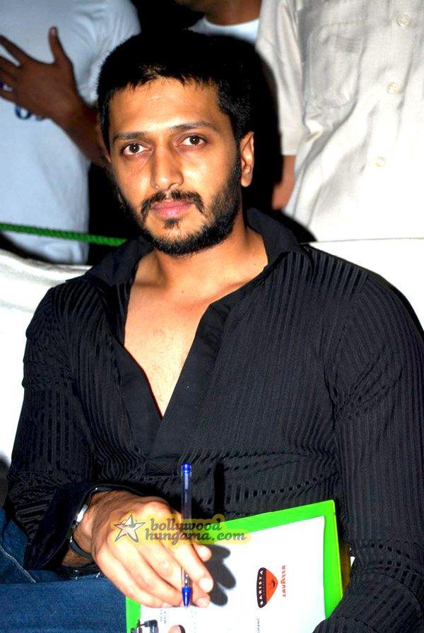 [PHOTOS] Ritesh and Ashish judge RGIT dance contest