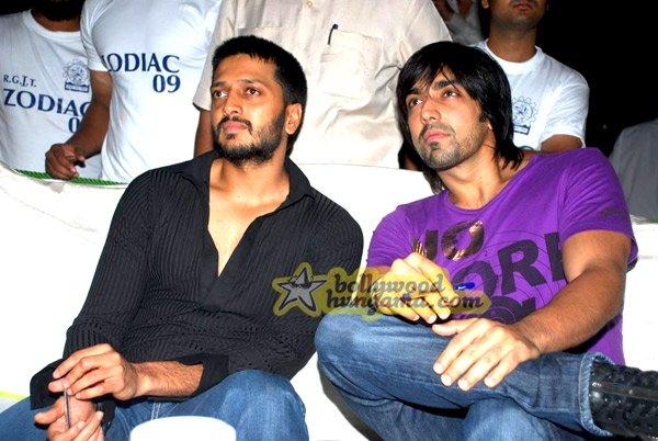 [PHOTOS] Ritesh and Ashish judge RGIT dance contest