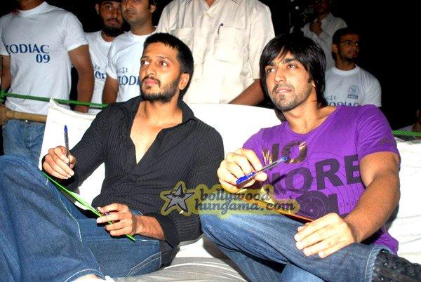 [PHOTOS] Ritesh and Ashish judge RGIT dance contest
