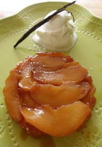 Petites tatins de poire et glace à la vanille 