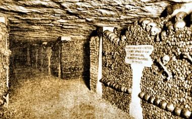 Les Catacombes entrée LARGEUR.jpg