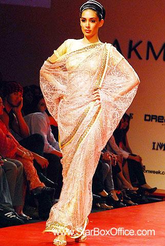 Manish kicked things off with a beautiful sari