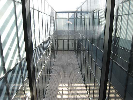 Verre et lumière du SUAPS* / Glass and light of the SUAPS* / Vitro e lumiero dóu SUAPS*