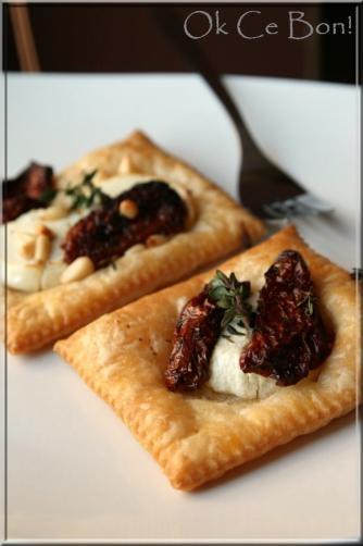 Carrés feuilletés chèvre et tomates confites