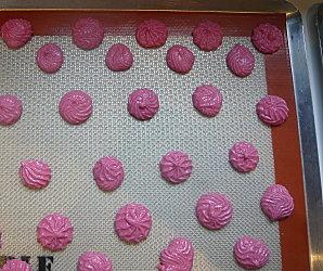 Midori macarons fraise Tagada