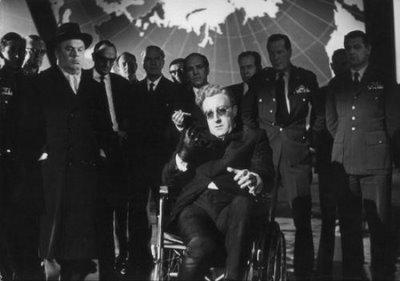 sortira chaînes luttant contre l’U. voie souverainiste, mais imposant peuple comme sujet politique marxiste!