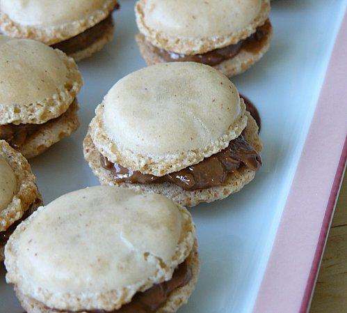 Macarons au praline croustillant
