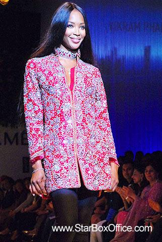 Naomi Campbell rocks the ramp