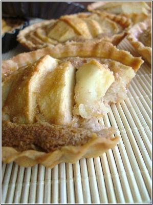 Tartelettes amandines aux pommes & carambars