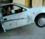 vidéo voiture balançoire