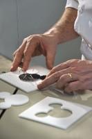 Les Douceurs de Disneyland Resort Paris : le Macaron Mickey de Ladurée decoupe-du-chablon-macaron-mickey