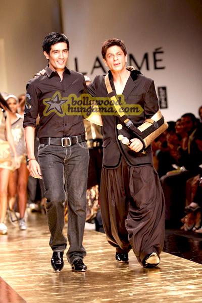 SRK défile pour Manish Malhotra