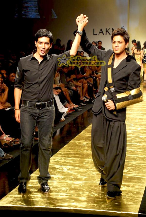 SRK défile pour Manish Malhotra