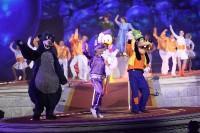 Lancement de La Fête Magique de Mickey avec des célébrités à Disneyland Paris place-a-la-fete-avec-mickey-et-ses-amis-3
