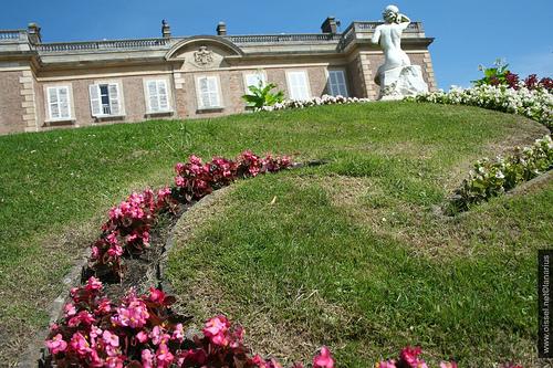 Derrière la statue (suite)