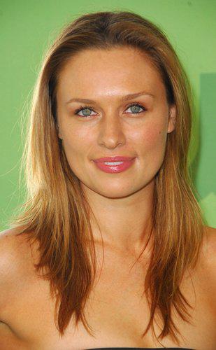 Michaela McManus, une bombe que l’on retrouve dans plusieurs séries