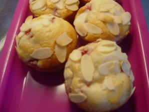 Muffins aux fraises et aux amandes