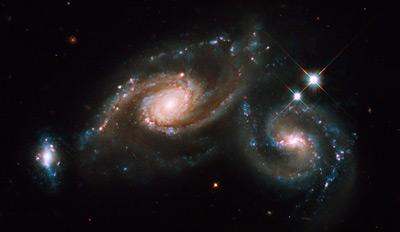 Trois galaxies Arp 274
