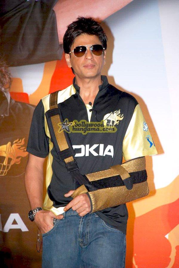 [PHOTOS] Shahrukh and Nokia reveal IPL initiatives