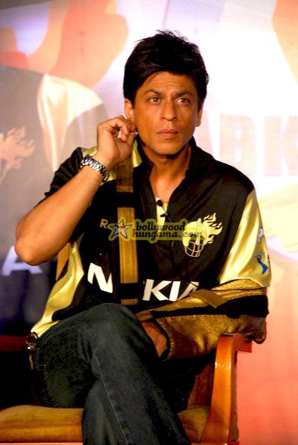 [PHOTOS] Shahrukh and Nokia reveal IPL initiatives
