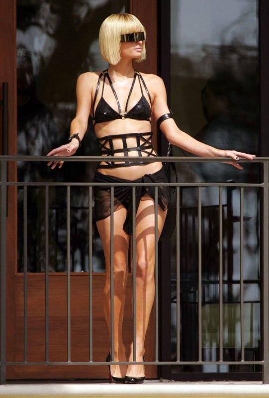 Paris Hilton joue les Lady GaGa