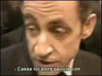 Nicolas Sarkozy parlant à un visiteur du Salon de l’agriculture