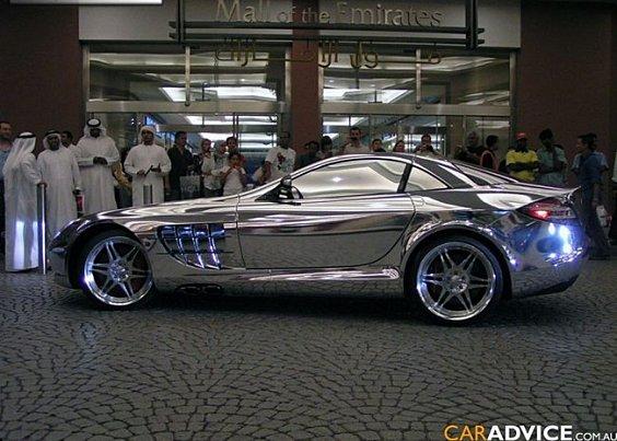 Dubaï : Une Mercedes SLR entièrement chromée