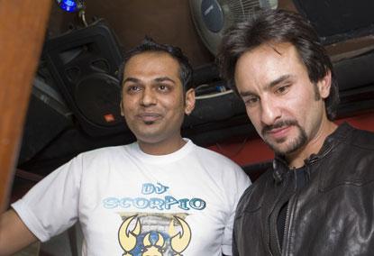 Saif AliKhan au Mirchi nightclub