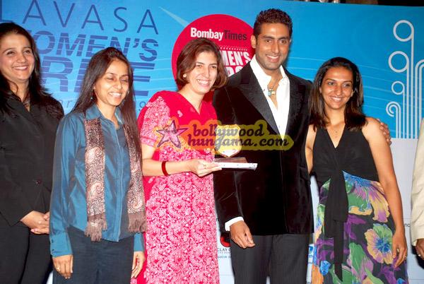 [PHOTOS] Abhishek Bachchan In an award ceremony