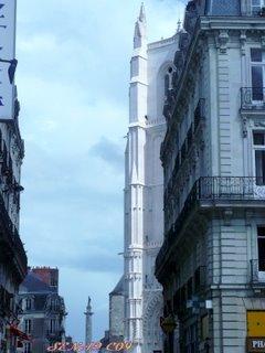 Nantes en avril: bleu gris ardoise