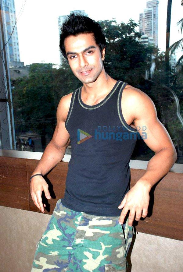 [PHOTOS] Ashmit Patel at the launch of Psalm 23 spa