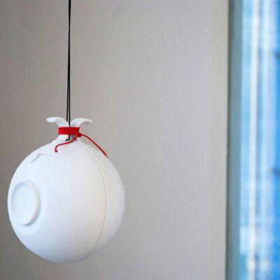 Porcelain Lamp © Laura Pregger