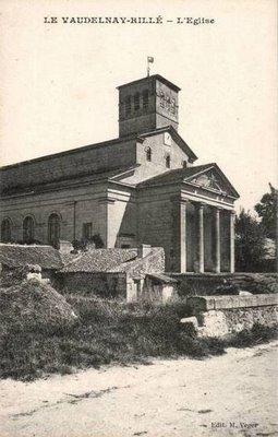 ..LE VAUDELNAY.