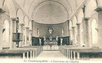 ..LE VAUDELNAY.