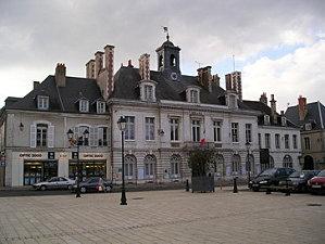 Châteaudun, l'hôtel de ville, le Loir, Le château