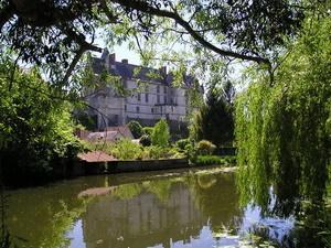 Châteaudun, l'hôtel de ville, le Loir, Le château