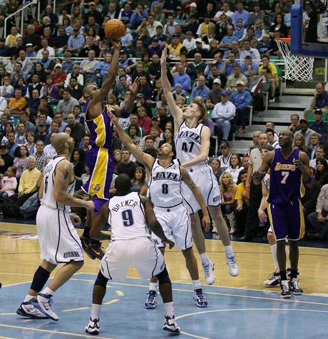 (Round 1 Game 4) 25.04.09: Lakers 108 - 94 Jazz