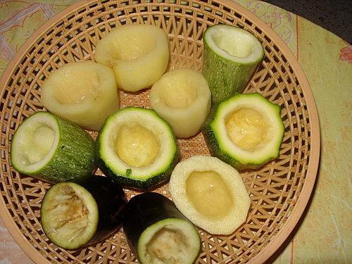 Légumes farcis au riz et à la viande hachée