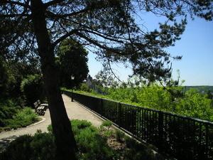 Le Mail, vues sur le château et Saint-jean