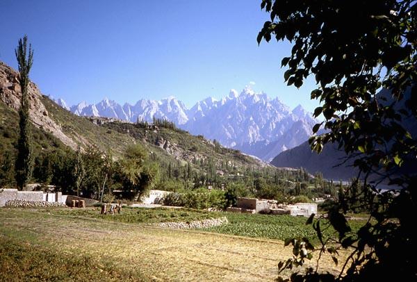 pakistan-montagnes-vues-de-gulmit.1240671816.jpg