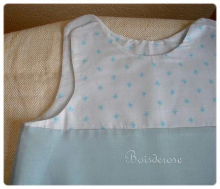 En cours : lin bleu ciel et coton blanc petites fleurs bleues