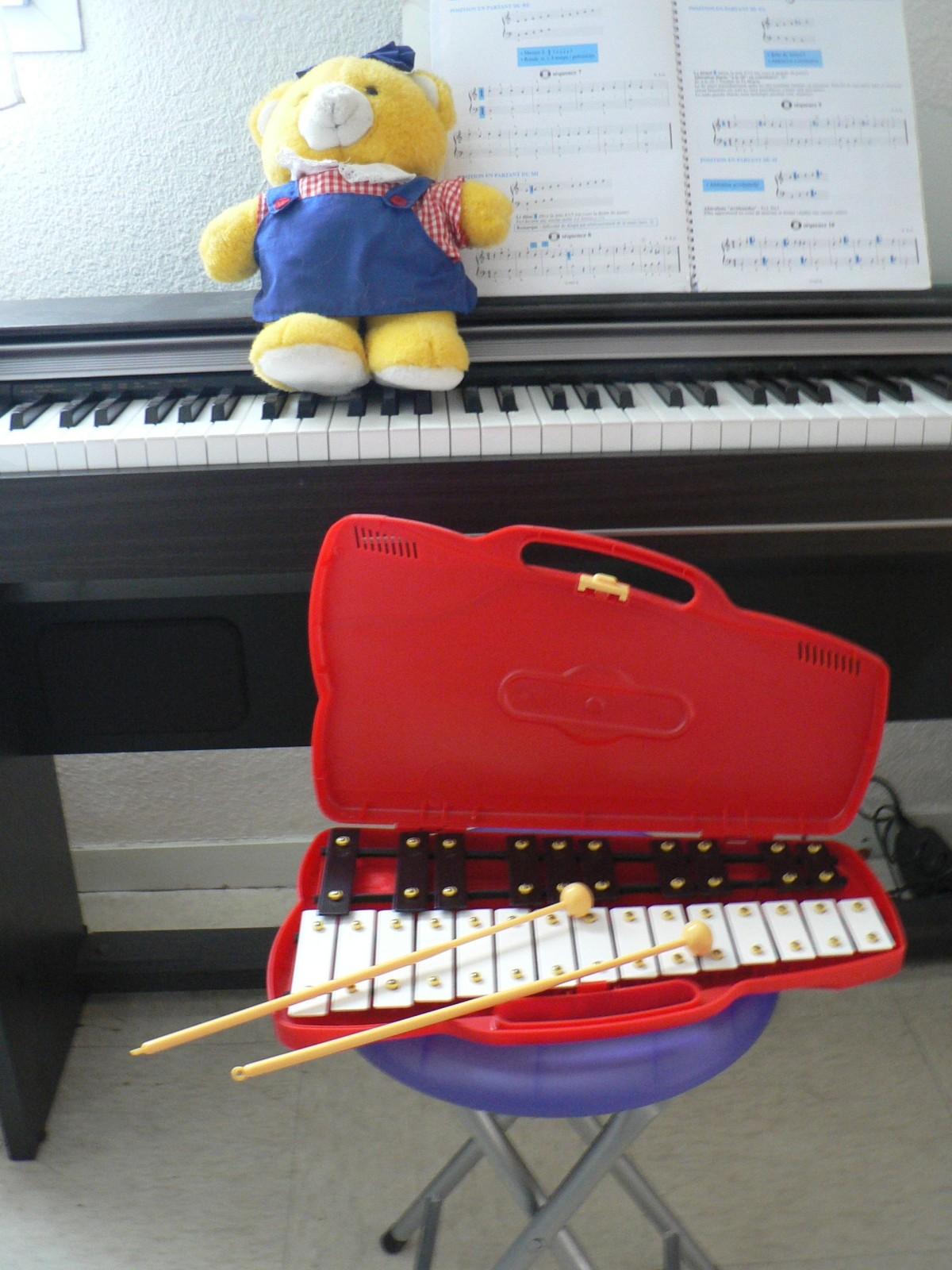 Camelia- Jordana a piqué le xylophone de Sliimy ;)