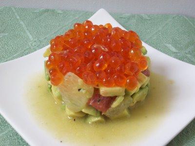 Tartare d'avocat-pamplemousse, oeufs de saumon