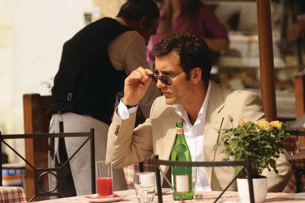 Clive Owen. Universal Pictures International France
