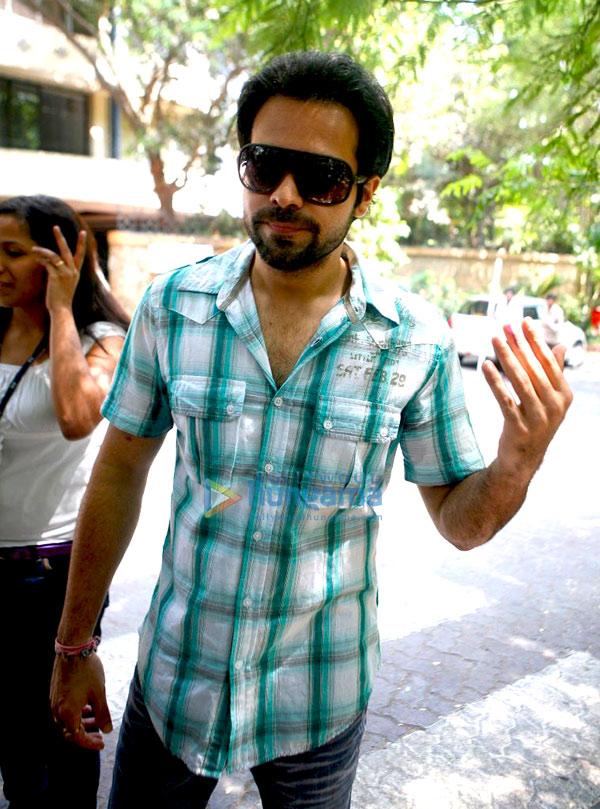 [PHOTOS] Govinda fait un bras d'honneur