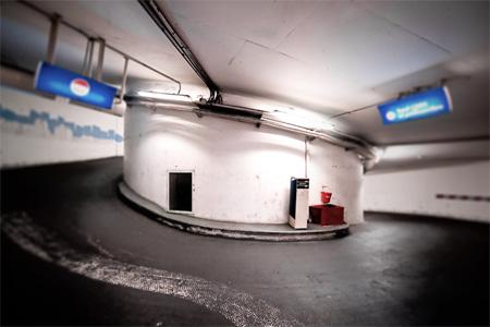 Parking garage spiral (photographie urbaine et architecture)