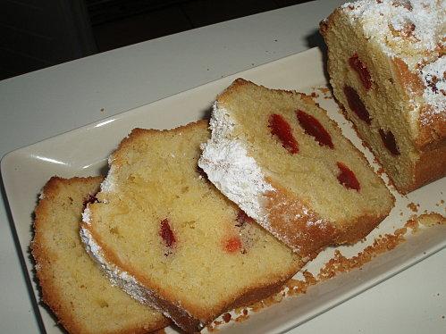 Cake aux fraises séchées*