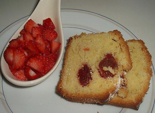 Cake aux fraises séchées*