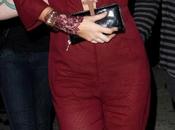 Lady Gaga toujours autant excentrique avec cette tenue rouge